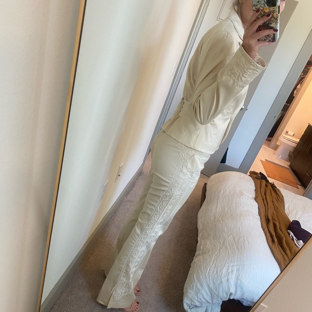 Ivory embroidered cache pant suit